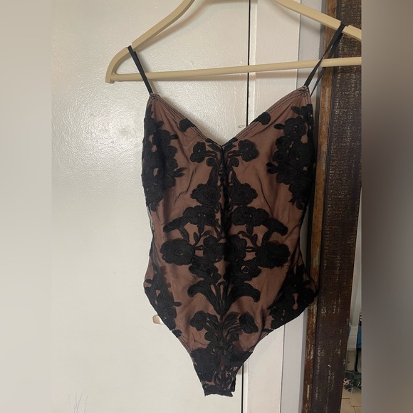 For love and lemons bodysuit size D - Picture 1 of 7